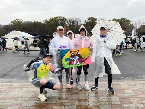 大阪マラソン2024 雨の中全員完走できました。 救護所も寒かったです。